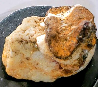 Geophite Multicolored Veined Gold Rose Quartz - Thumbnail 2