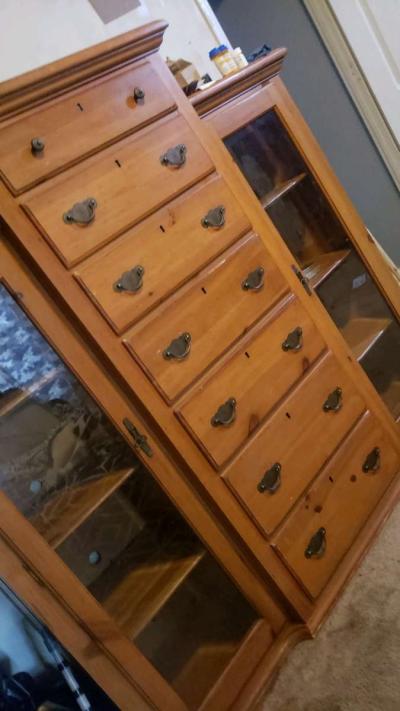 Ducks Unlimited Dresser real wood with glass storage on - Thumbnail 3