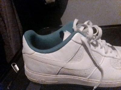 mens Nike tennis shoes size 11