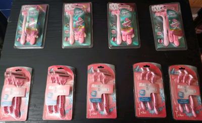 3 IN A PACK SHAVING RAZORS - Thumbnail 2