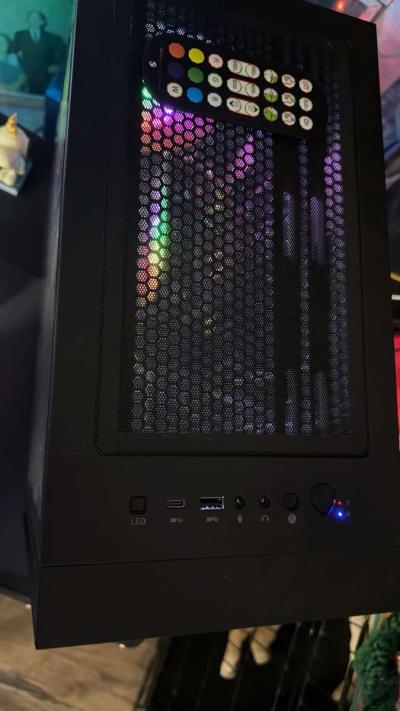 Gaming PC With Montior - Thumbnail 6