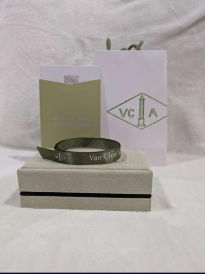 VCA 18k pvd black onyx and gold clover bracelet - Thumbnail 3