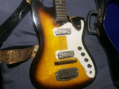 Silvertone Bobcat Guitar with Case by Holiday and Harmon