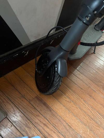 Electric scooter - Thumbnail 3