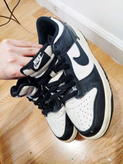size 7 Nike pandas dunk - Thumbnail 2