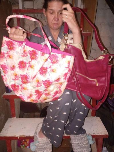 all purses 5dollars good shape and brand new - Thumbnail 6