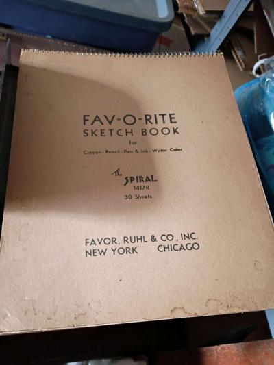 Big Antique Sketchbook and Antique Radio - Thumbnail 4