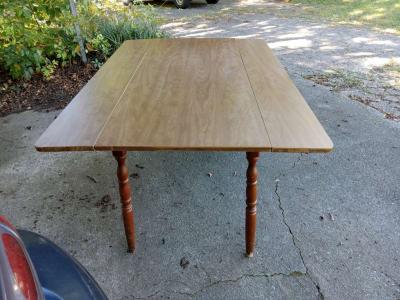 table - Thumbnail 1