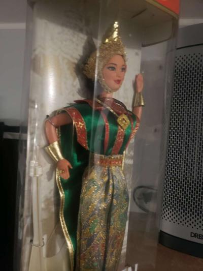 Thai Barbie Doll 1997 Thailand Dolls of the World Collectors - Thumbnail 4
