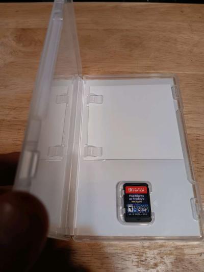 FNAF into the pit - Thumbnail 2