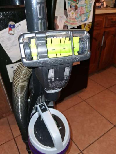 Bissell clearview swivel pet vacuum cleaner - Thumbnail 3