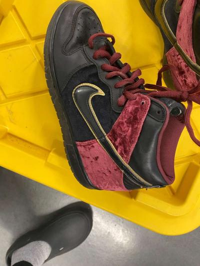 Nike dunks size9 bloody red velvet - Thumbnail 3