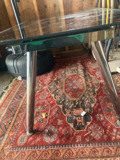 Black Glass Table - Thumbnail 2