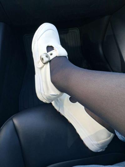 white Sneakers - Thumbnail 1
