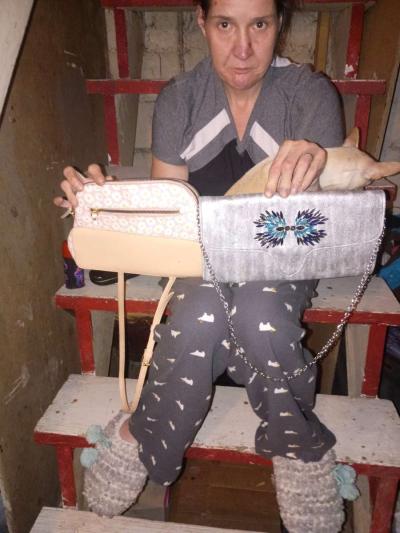 all purses for 5dollars - Thumbnail 2