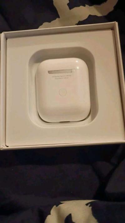 Apple AirPods Second Generation - Thumbnail 2