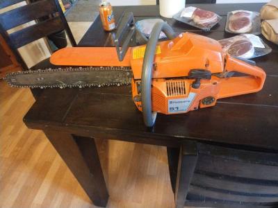 Husqvarna 18in chainsaw - Thumbnail 2