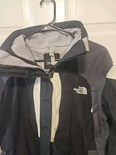 The North Face Womens Jacket - Thumbnail 2