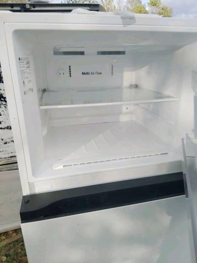 Lg Refrigerator - Thumbnail 3