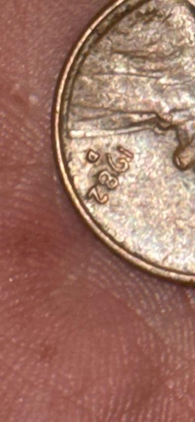 1982D small date bronze in transitional planchet - Thumbnail 2