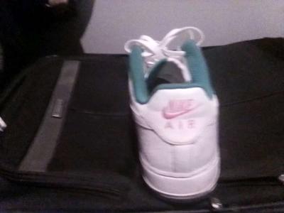 mens Nike tennis shoes size 11 - Thumbnail 3