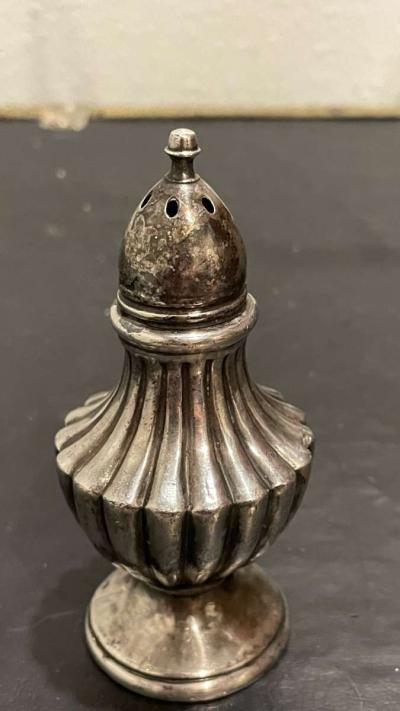 Weidlich Bros Mfg Co Salt Shaker - Thumbnail 1