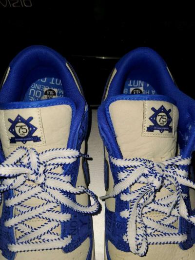 Jackie Robinson 75th anniversary Limited Edition Nike Dunks - Thumbnail 2