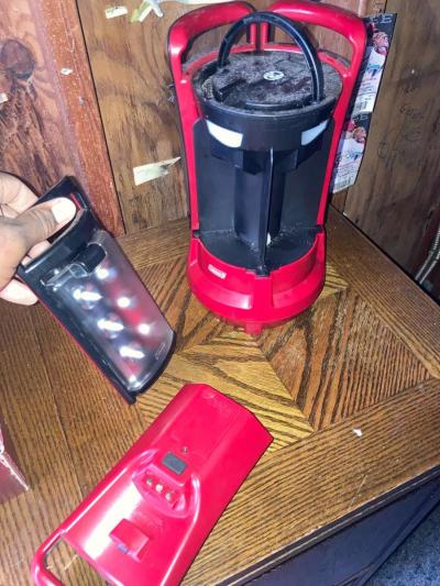 Coleman Quad LED Lantern - Thumbnail 3