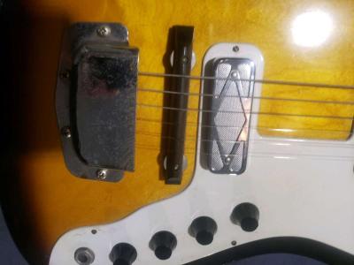 Silvertone Bobcat Guitar with Case by Holiday and Harmon - Thumbnail 5