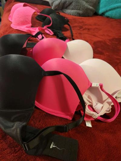 Victoria secret pink extreme push up bras - Thumbnail 3