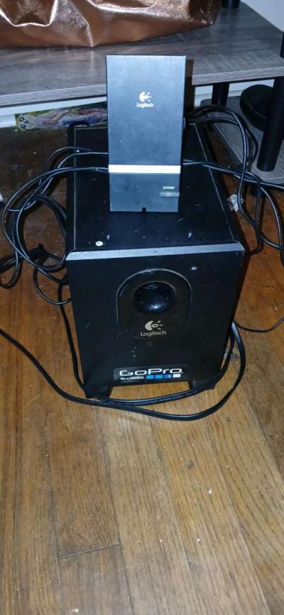 Logitech speakers and subwofer set - Thumbnail 4