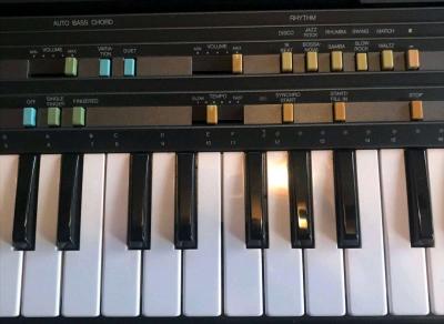 1984 YAMAHA PortaSound PCS 500 Digital Keyboard - Thumbnail 3