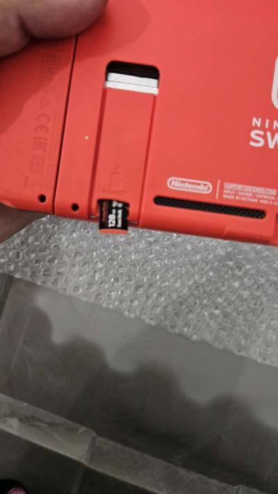 Nintendo Switch - Thumbnail 2