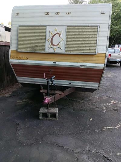 1975 Chateau travel trailer - Thumbnail 3