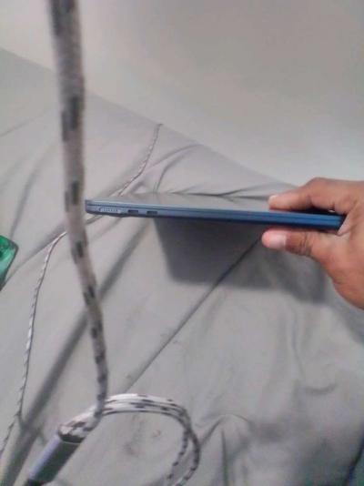 MACBOOK AIR 2025 - Thumbnail 2