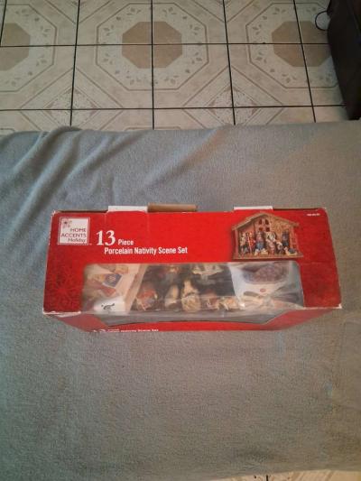 Home Accents Holiday 13 Piece Nativity Scene Set Figurines - Thumbnail 2