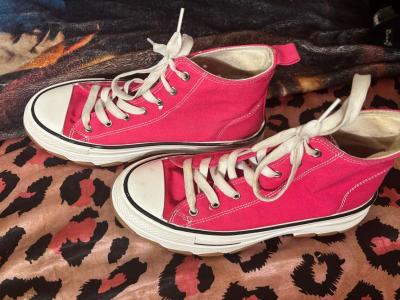 pink converses shoes - Thumbnail 4