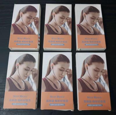 MUSIC WIRED NECK WIRELESS EARBUDS - Thumbnail 3