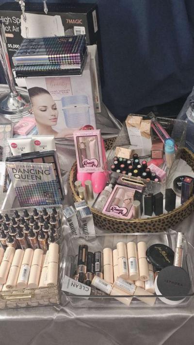 mixed makeup - Thumbnail 3