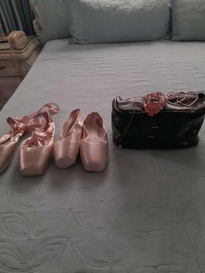 Ballet gear shoes make up and accessories - Thumbnail 6