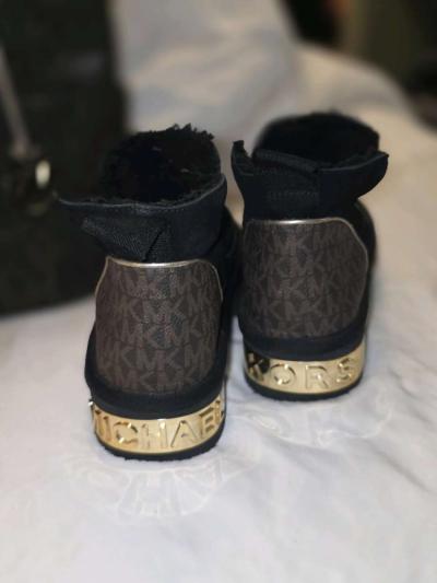 Michael Kors Jet Set large tote and MK  Alfie Booties - Thumbnail 3