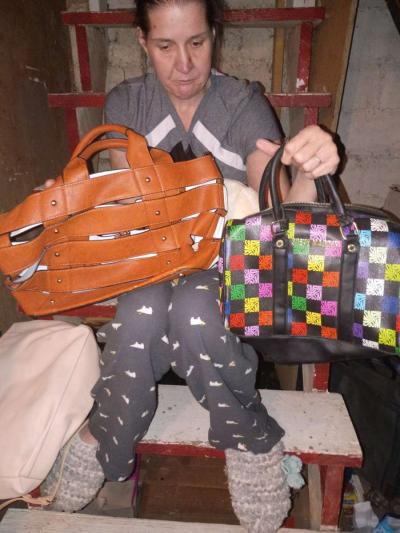 all purses for 5dollars - Thumbnail 5