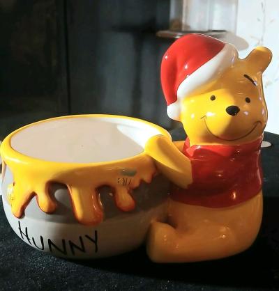 Winnie the pooh christmas dish
