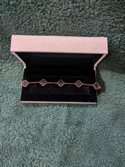 VCA 18k pvd black onyx and gold clover bracelet - Thumbnail 2