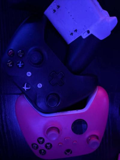 Xbox Controllers - Thumbnail 2