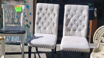Pair of cloth chairs - Thumbnail 2