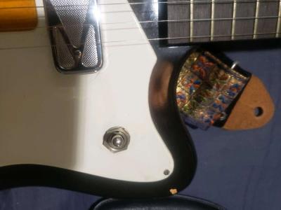 Silvertone Bobcat Guitar with Case by Holiday and Harmon - Thumbnail 4
