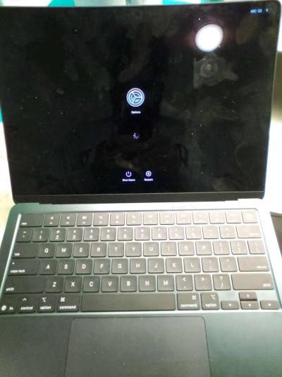 MACBOOK AIR 2025 - Thumbnail 5