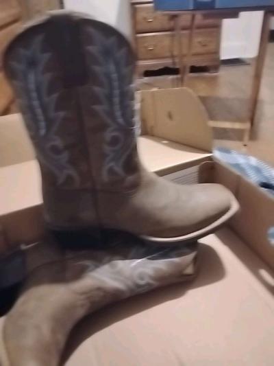 Ariat sport outfitter size 8 EE wide cowboy boots - Thumbnail 4