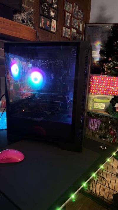 Gaming PC With Montior - Thumbnail 2